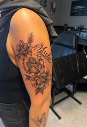 Blumen Hundepfoten Namen Tattoo